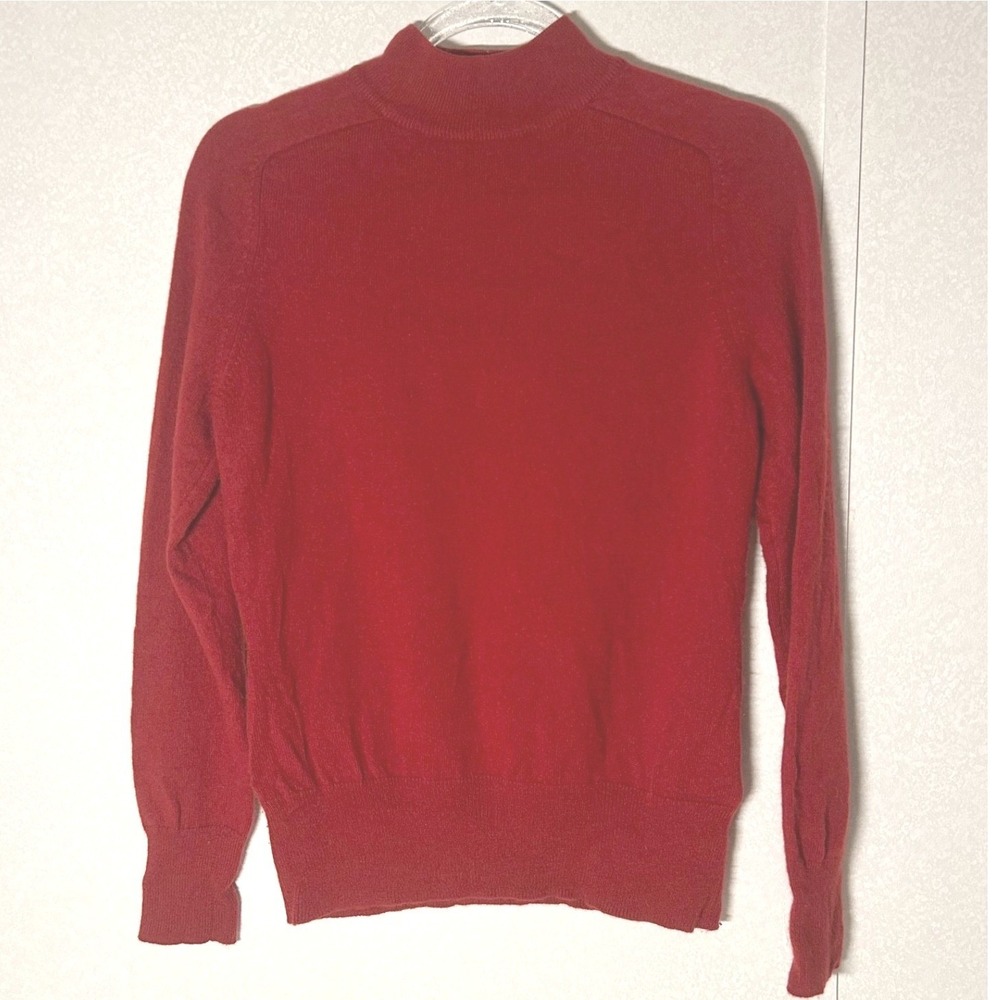 Prive‎ Red 100% Cashmere Women's size Medium Sweater Turtleneck Burgundy.